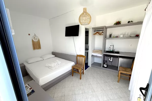 oneiro-room-4-june-2026-125573DE3-212A-2ED7-3589-E586ACC43561.webp