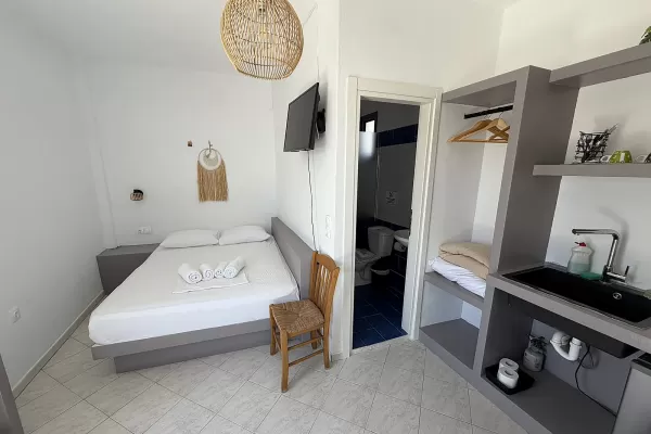 oneiro-room-4-june-2026-31F464539-CAEF-3CCE-74ED-F4089BD04FCE.webp